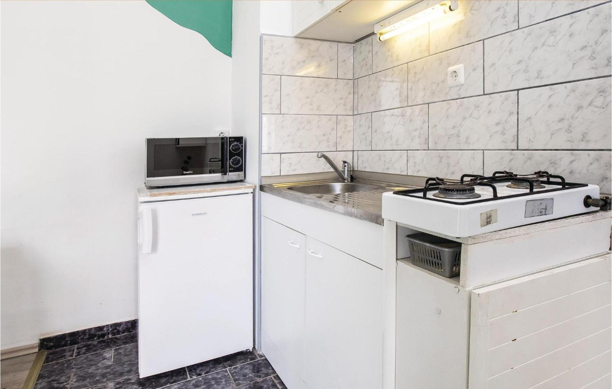 Cozy Apartment In Split With Kitchenette Εξωτερικό φωτογραφία