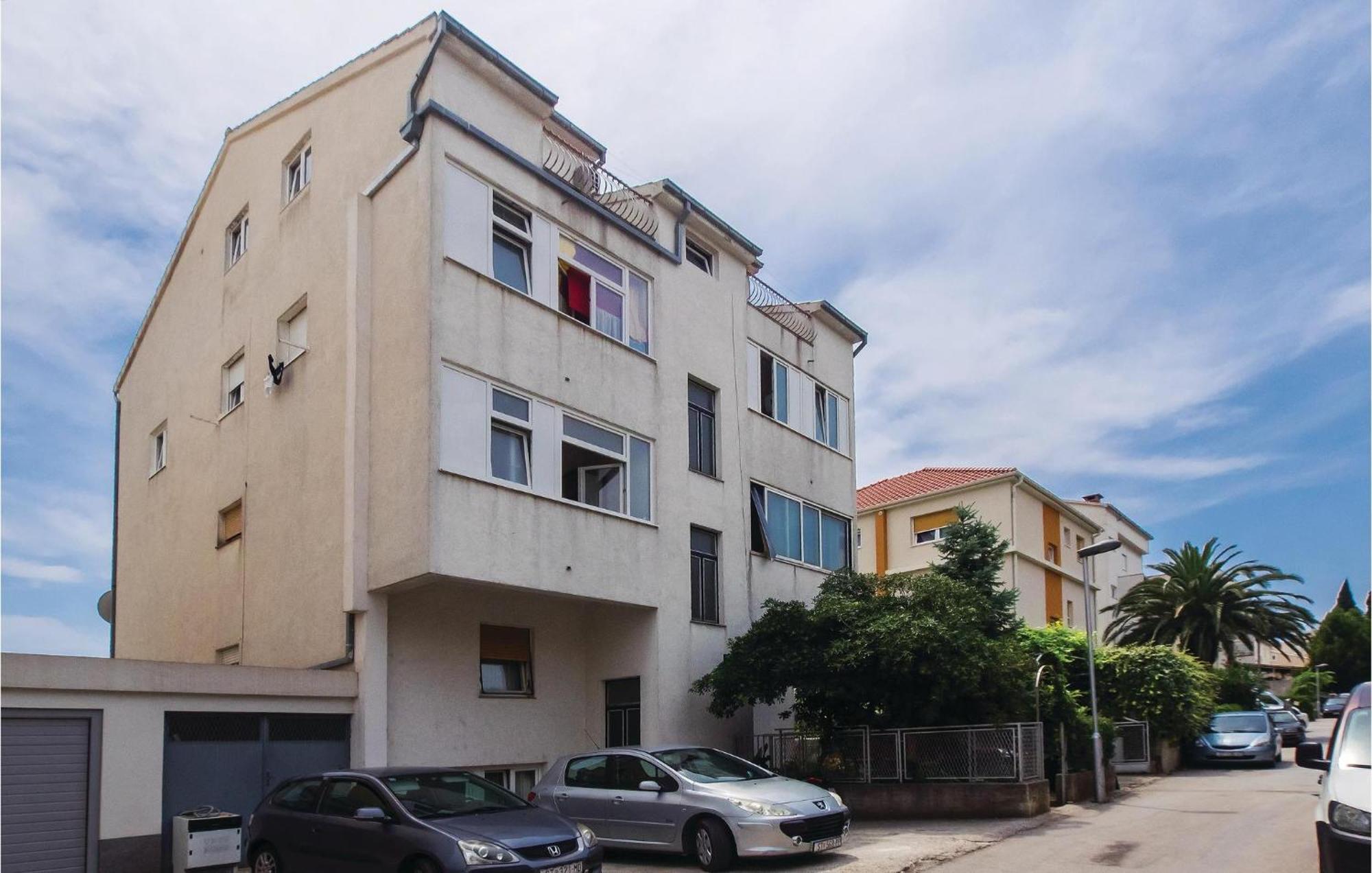 Cozy Apartment In Split With Kitchenette Εξωτερικό φωτογραφία