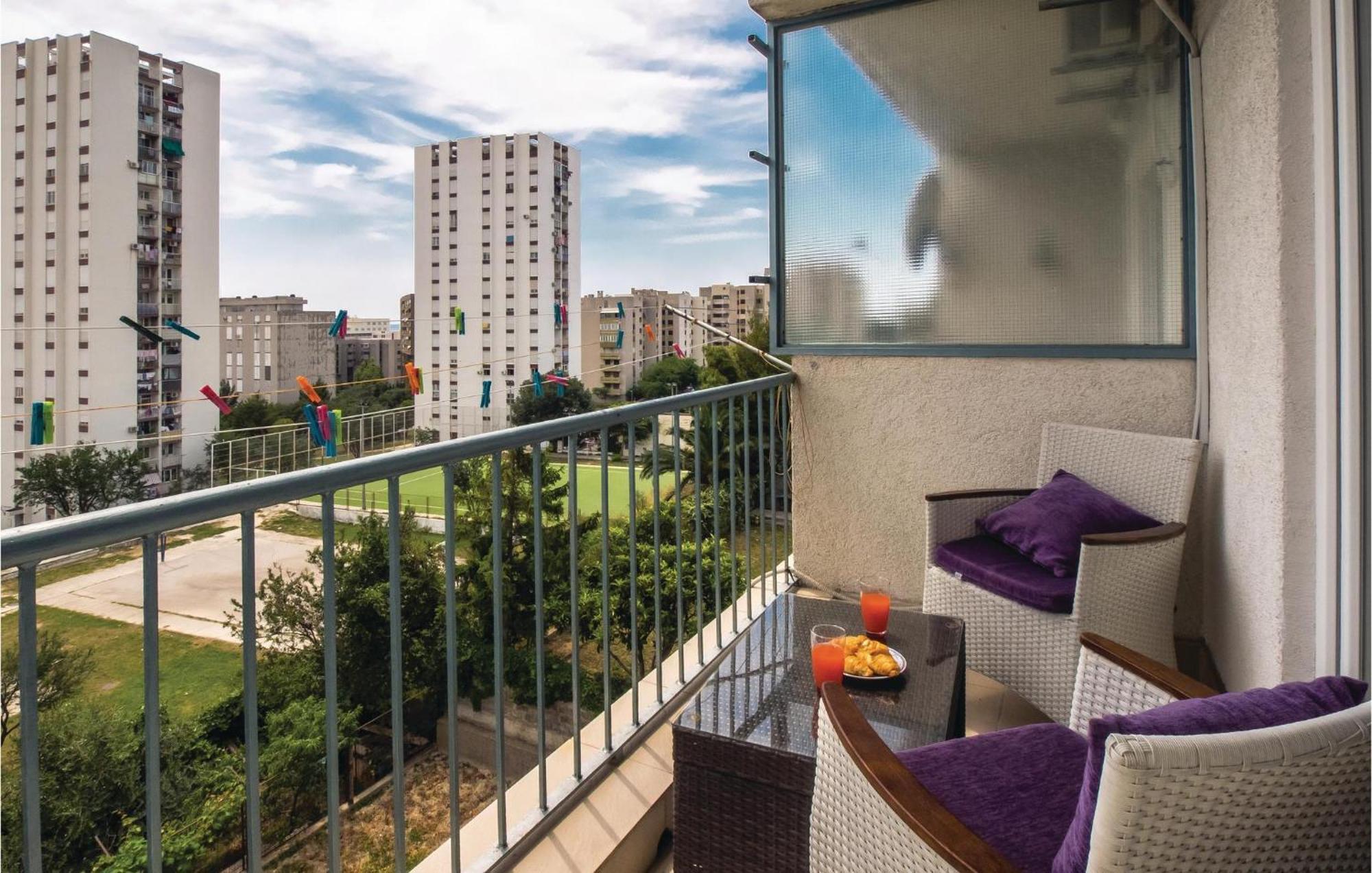 Cozy Apartment In Split With Kitchenette Εξωτερικό φωτογραφία